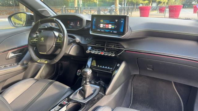Peugeot 208 image 3
