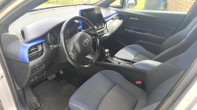 Toyota C-Hr image 1