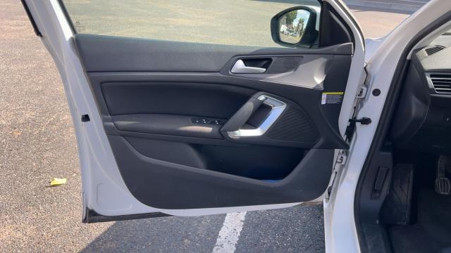 Peugeot 308 image 8