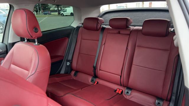 Volkswagen Golf image 9