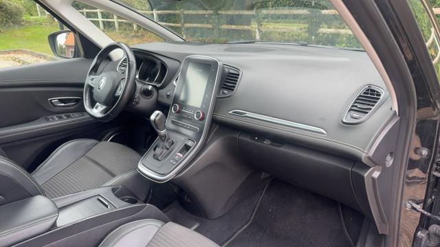 Renault Grand Scénic image 1