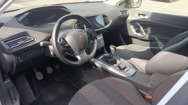 Peugeot 308 image 8