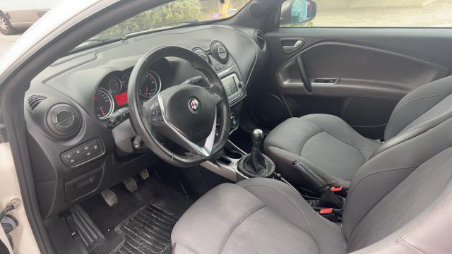 Alfa Romeo Mito image 9