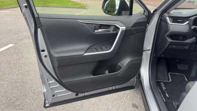 Toyota Rav4 image 2