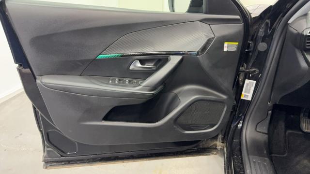 Peugeot 2008 image 8