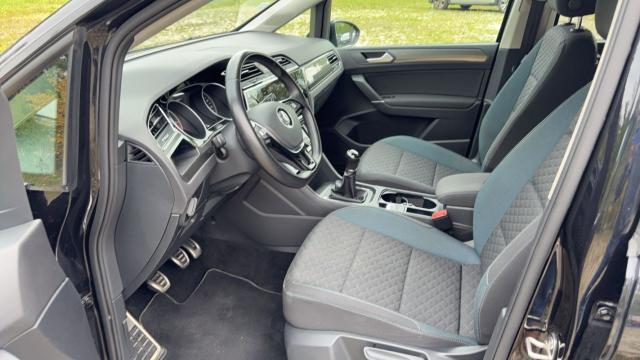 Volkswagen Touran image 1