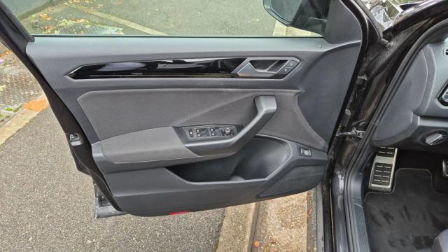 Volkswagen T-Roc image 7