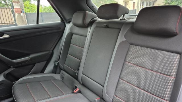 Volkswagen T-Roc image 8