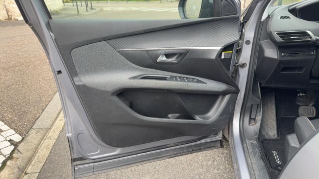 Peugeot 5008 image 3