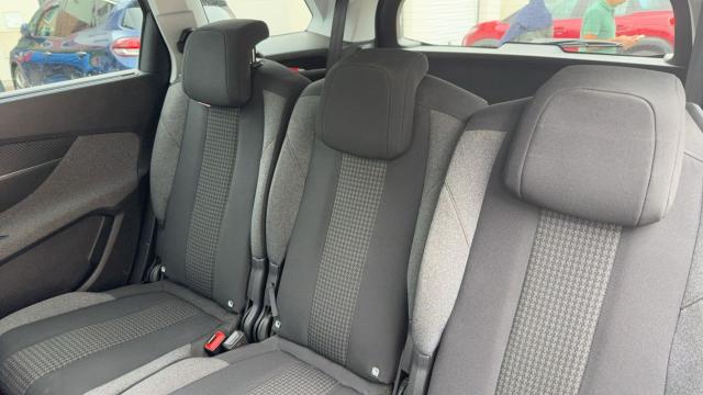 Peugeot 5008 image 6