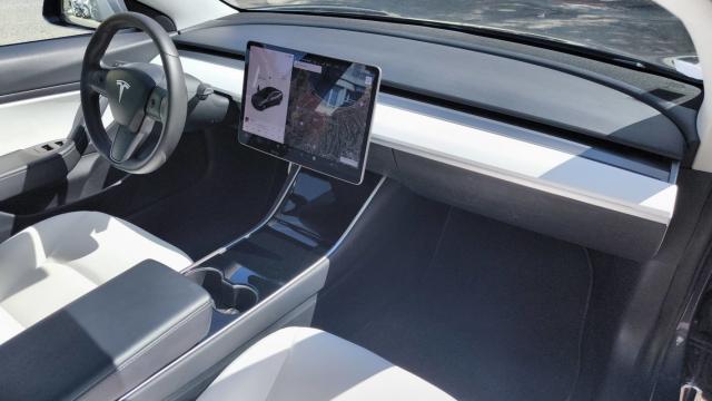 Tesla Model 3 image 2