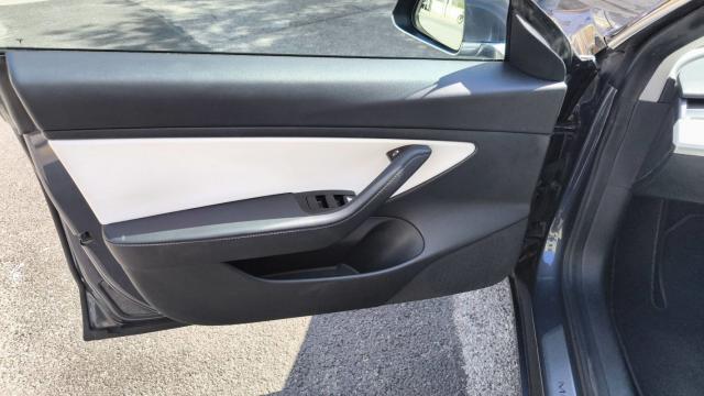 Tesla Model 3 image 4