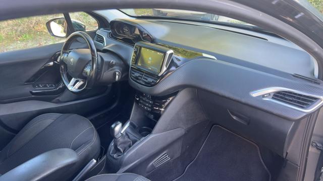 Peugeot 208 image 5