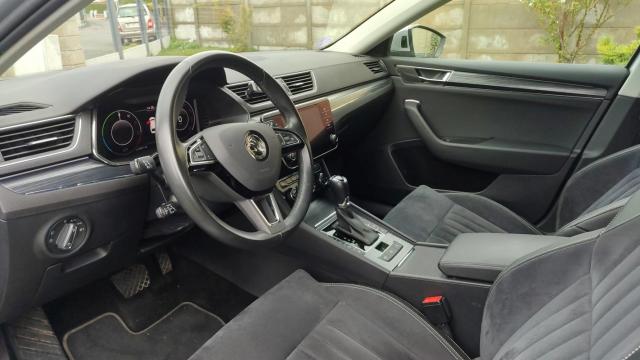 Skoda Superb Combi image 8