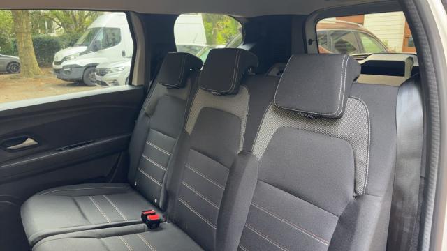 Dacia Jogger image 1