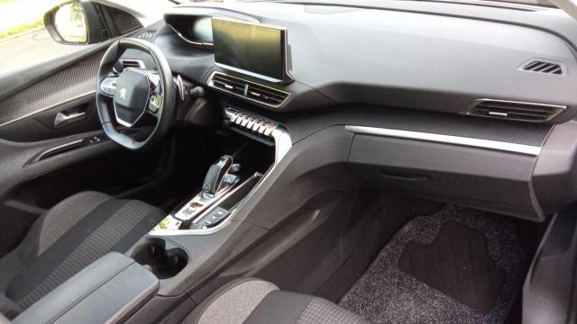 Peugeot 5008 image 1