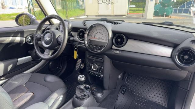 Mini Clubman image 1