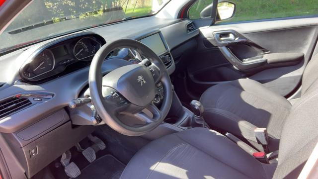 Peugeot 208 image 5