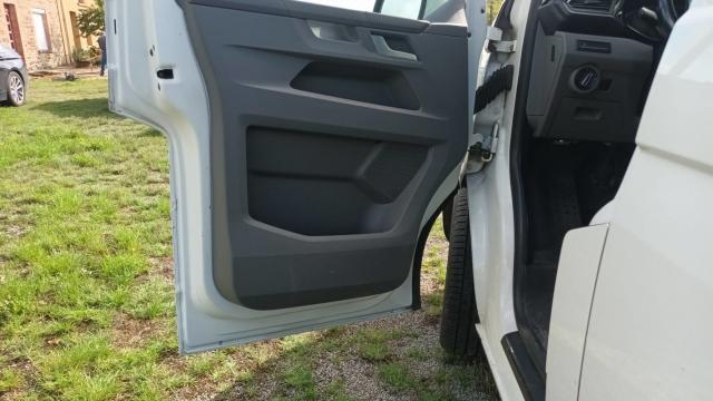 Volkswagen Transporter image 6