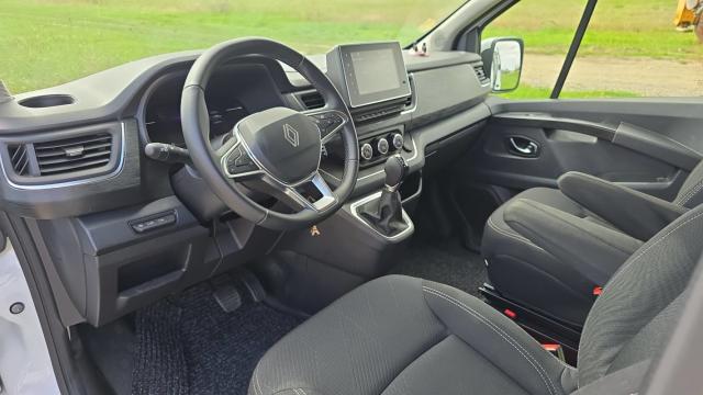Renault Trafic image 1