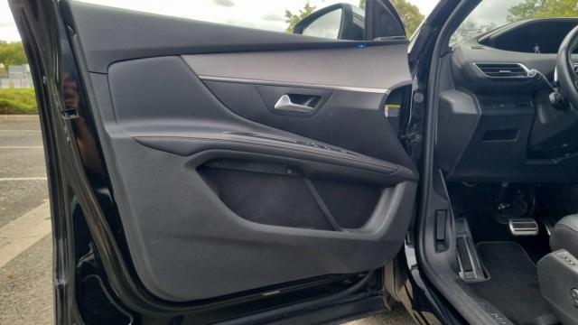 Peugeot 5008 image 3