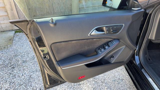 Mercedes Benz Cla Shooting Brake image 4