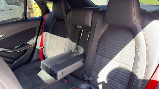 Mercedes Benz Cla Shooting Brake image 7