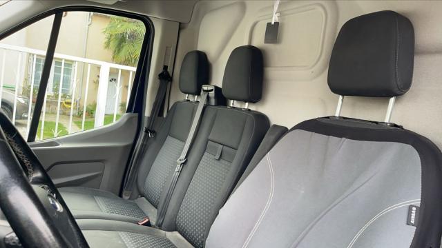 Ford Transit image 3
