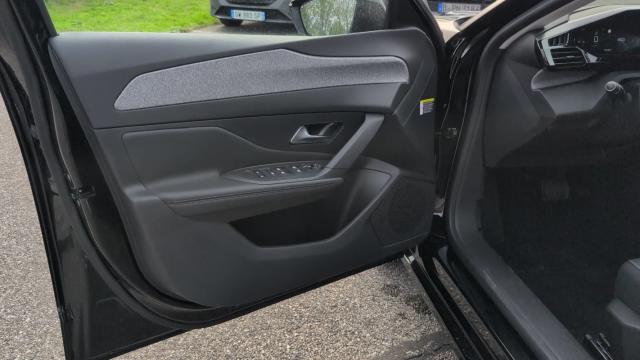Peugeot 308 image 8
