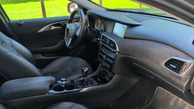 Infiniti Q30 image 1