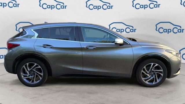 Infiniti Q30 image 8