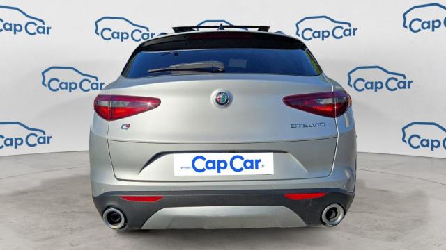 Alfa Romeo Stelvio image 7