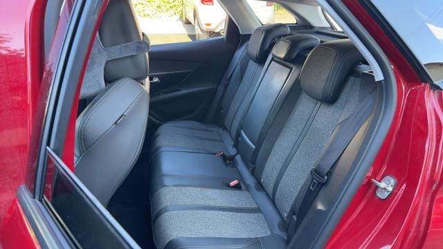 Peugeot 3008 image 3