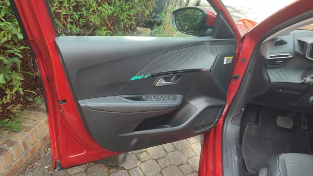 Peugeot 208 image 4