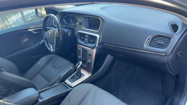 Volvo V40 Cross Country image 8