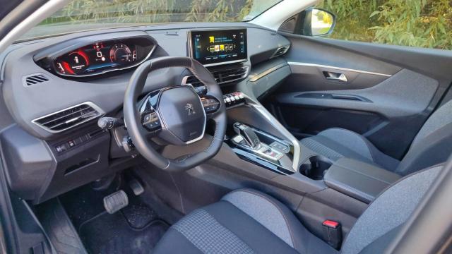 Peugeot 3008 image 2