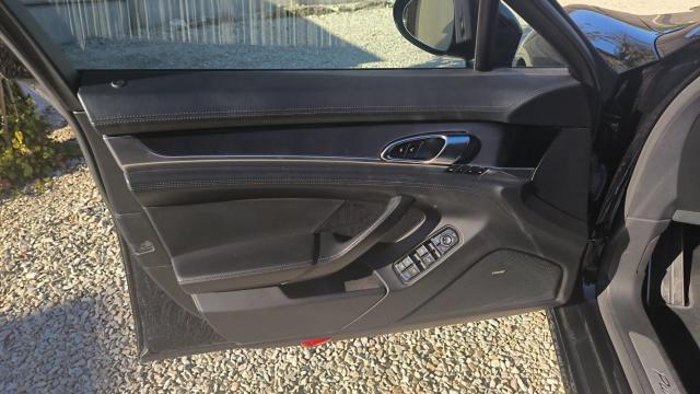 Porsche Panamera image 1