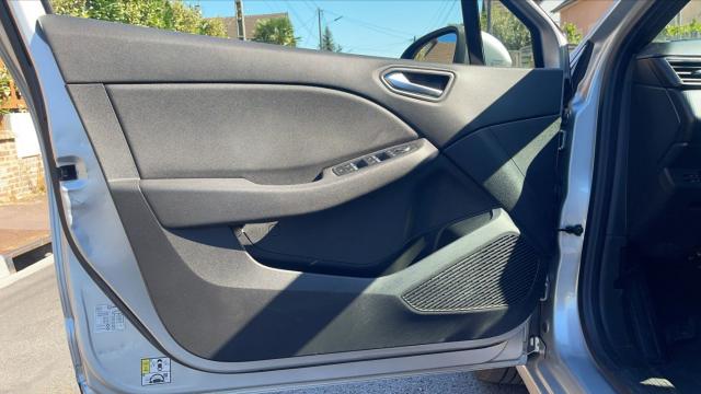 Renault Clio image 9