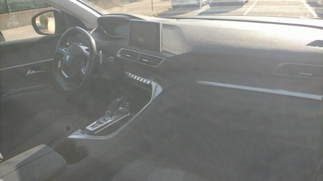 Peugeot 3008 image 2