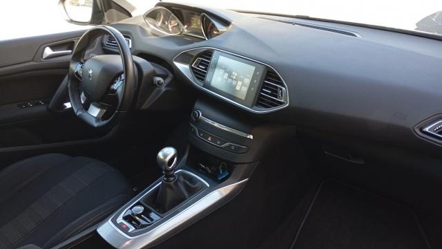 Peugeot 308 image 6