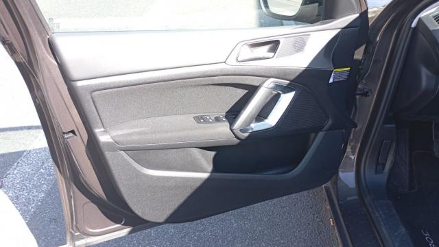 Peugeot 308 image 2