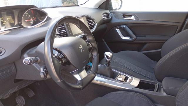 Peugeot 308 image 7