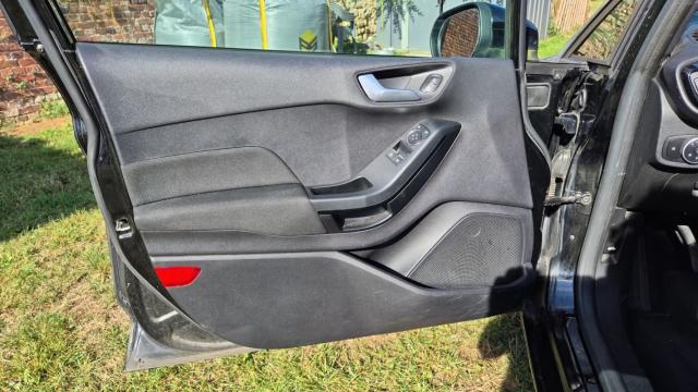 Ford Fiesta image 7