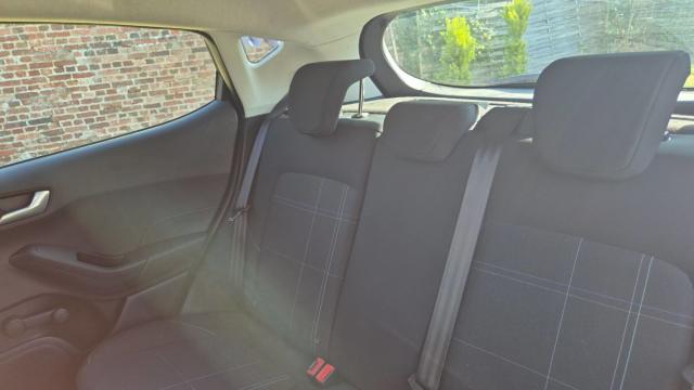 Ford Fiesta image 6