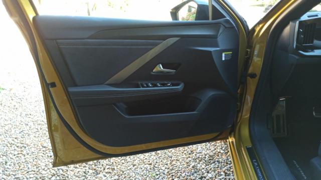 Opel Astra image 2