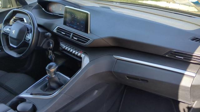 Peugeot 3008 image 3