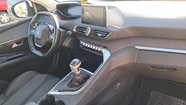 Peugeot 5008 image 4