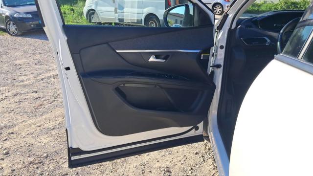 Peugeot 5008 image 5