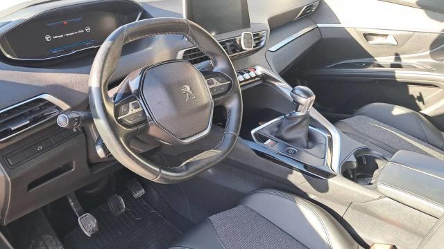 Peugeot 5008 image 3