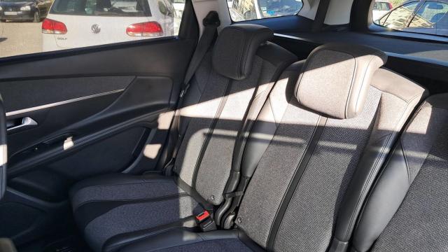 Peugeot 5008 image 8